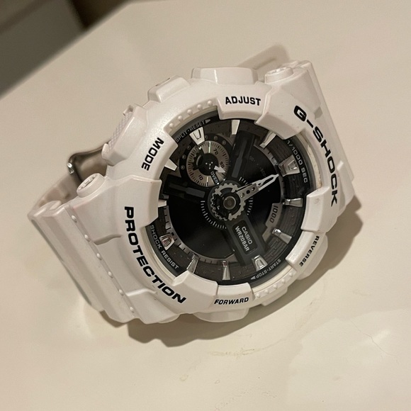 Casio G-Shock S Series Floral Watch - Picture 5 of 8